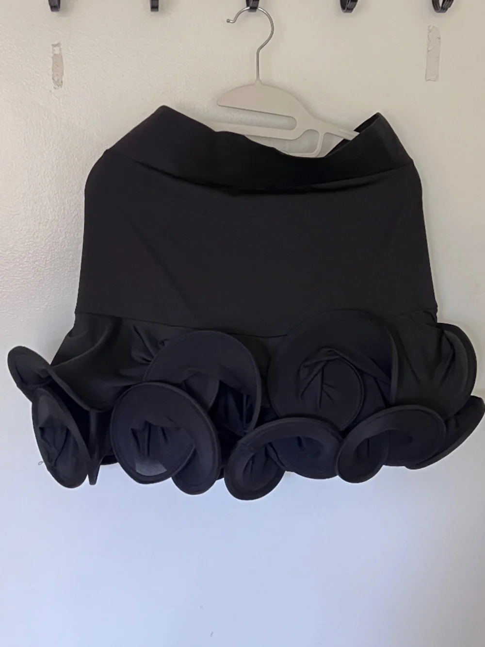 Gracia black ruffle
